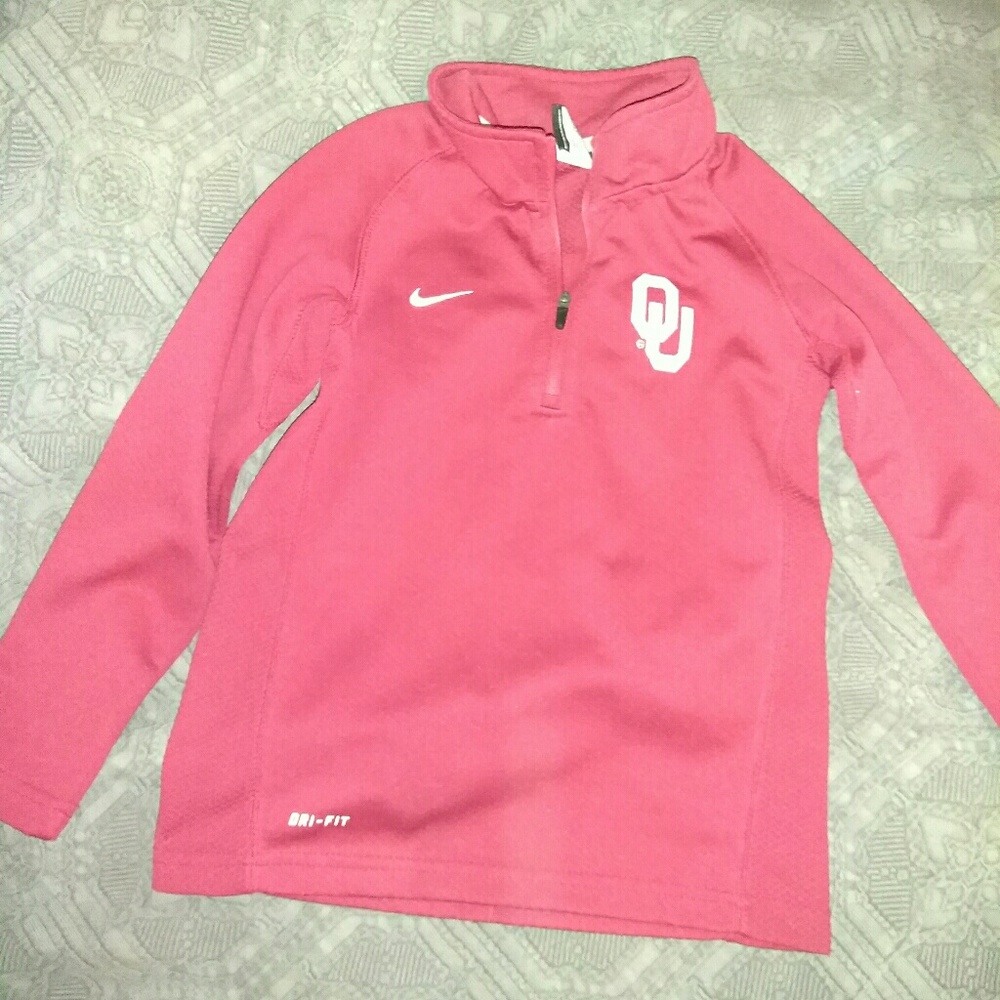 Boys OU size 6 nike pull over